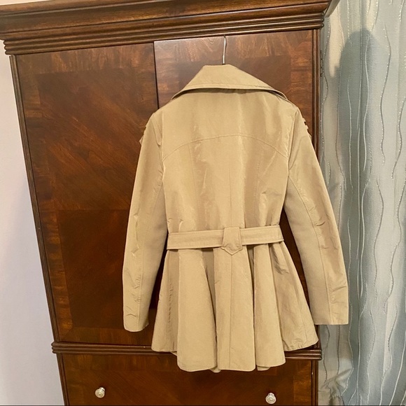 ❌SOLD❌BCBGMaxAzria Trench Coat Size Medium - Picture 11 of 16